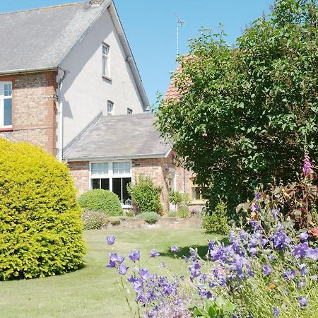Wansford The Beeches住宿加早餐旅馆 外观 照片